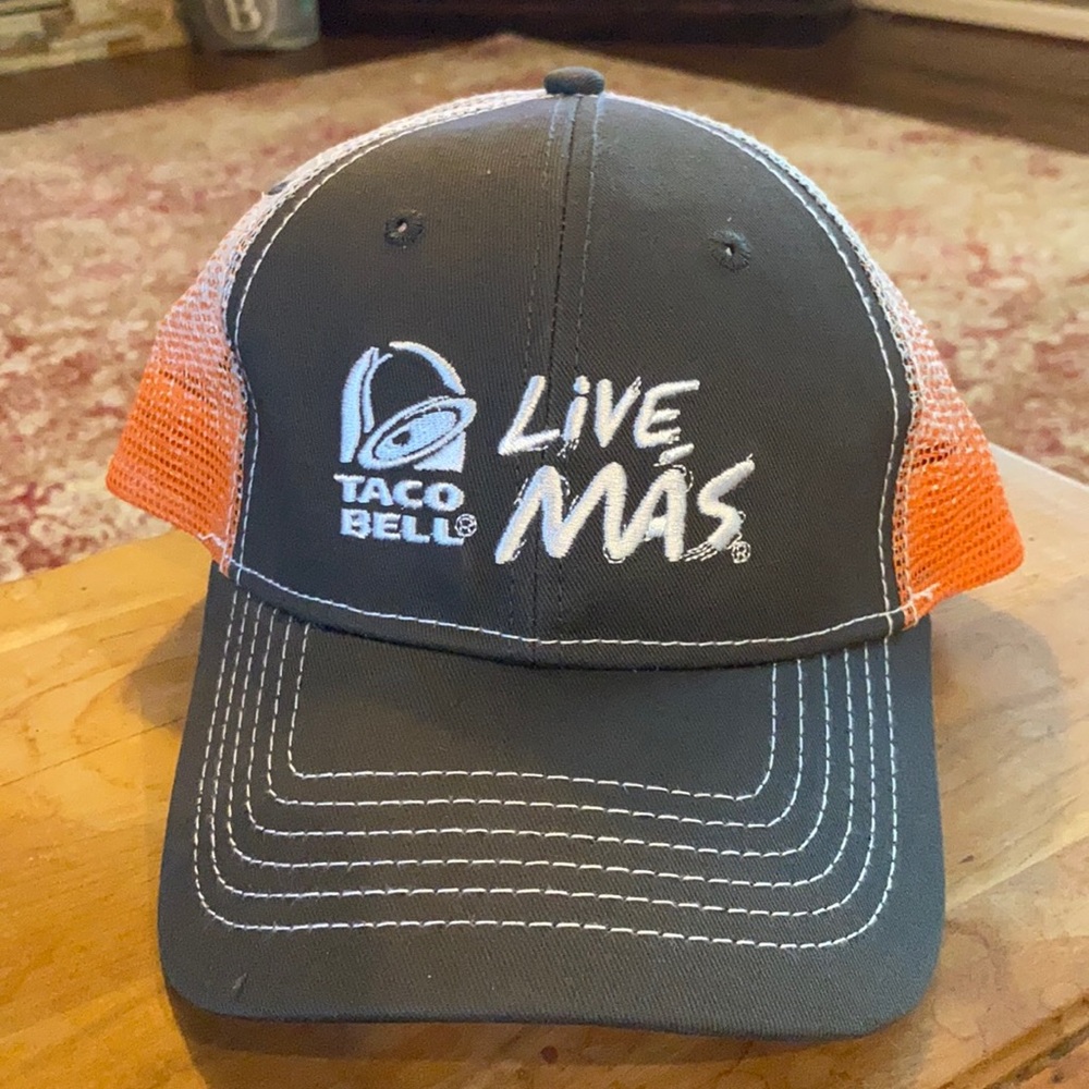 Taco Bell Live Mas hat